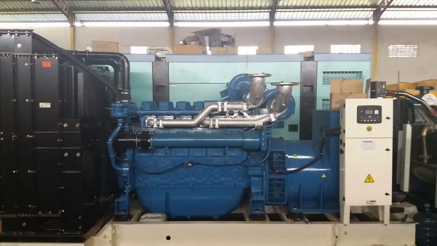 Perkins 800 KVA / 640 KW Genset Perkins Open Dan Silent Type Harga ...